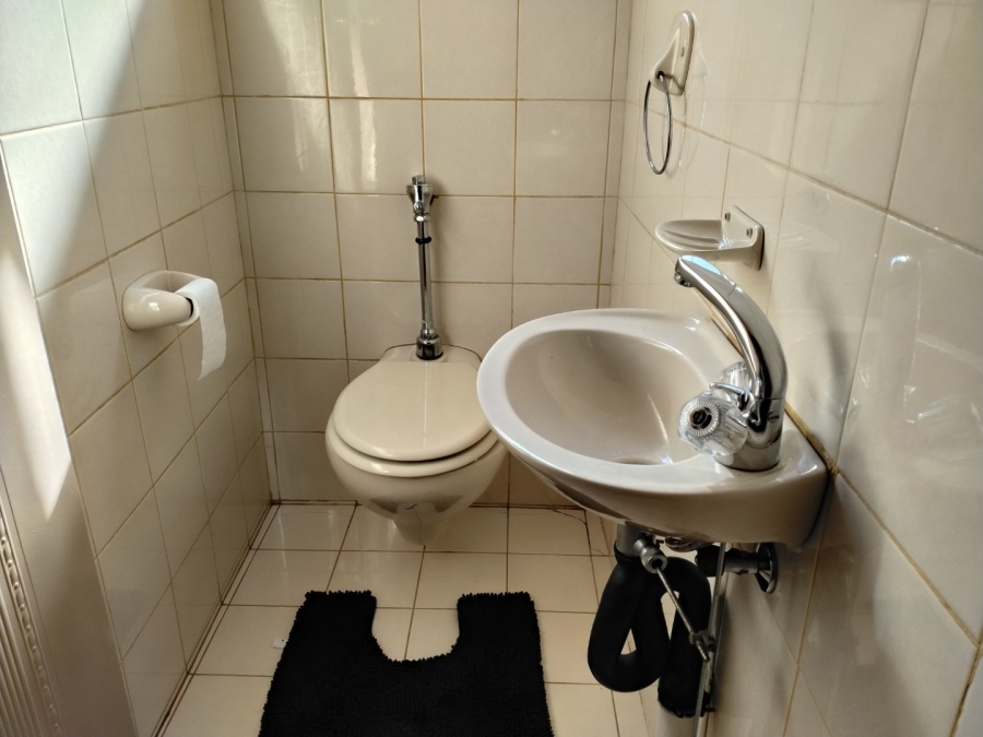 5 Bedroom Property for Sale in Bayswater Free State